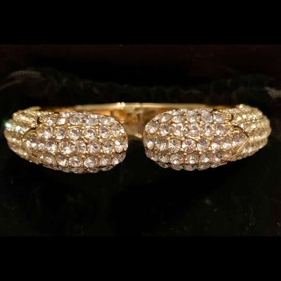 JOAN BOYCE HINGED KISSABLE CUFF NEW IN POUCH - Picture 3 of 7